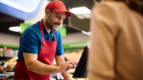 Tecnologia di verifica dell'età nei self-checkout
