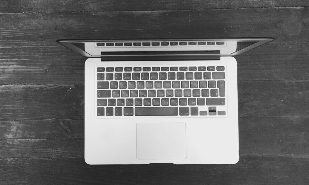 MacBook OLED