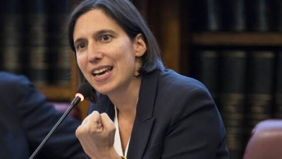 Elly Schlein in un incontro pubblico