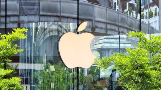 Apple Watch con app di monitoraggio allenamenti